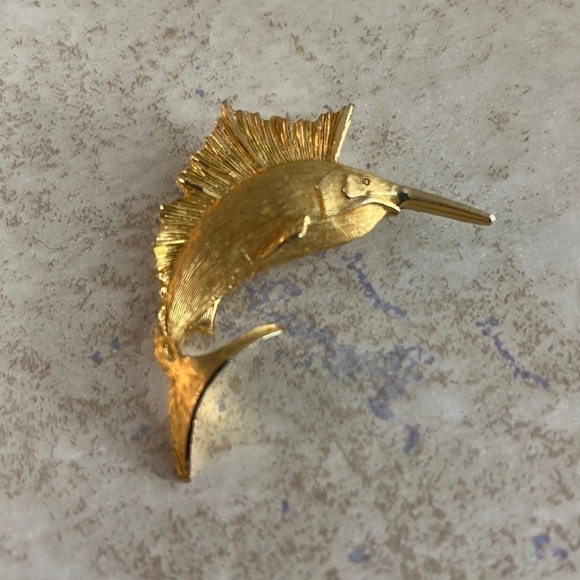 Vintage Jewelry - Swordfish Marlin Jumping Sail Fish Brooch Pin Gold Tone Vintage 2" Costume